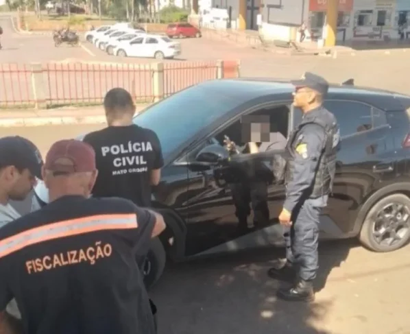 Blitz em Barra do Garças fiscaliza apps