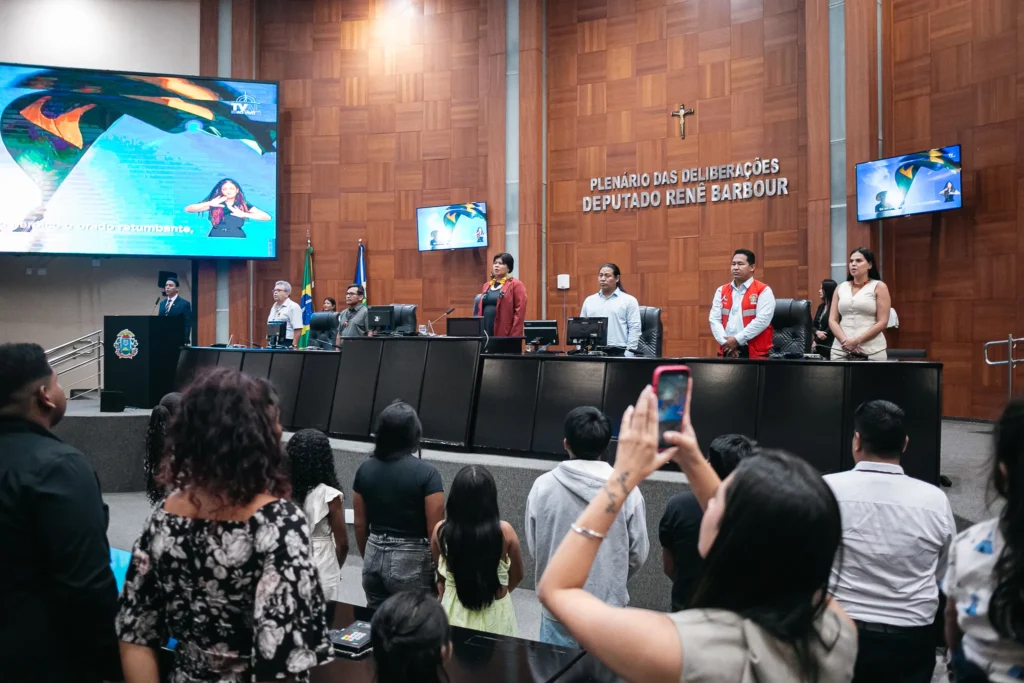 ALMT homenageia indígenas em sessão especial