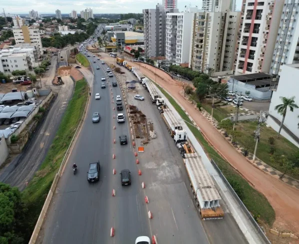 Interdição na Avenida Miguel Sutil altera trânsito para obra de viaduto