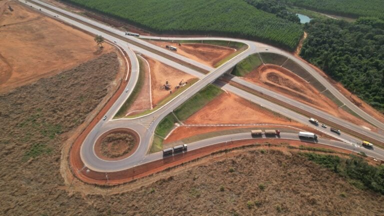 Duplicação da BR 163 avança com oito frentes de trabalho 96 km estão em andamento
