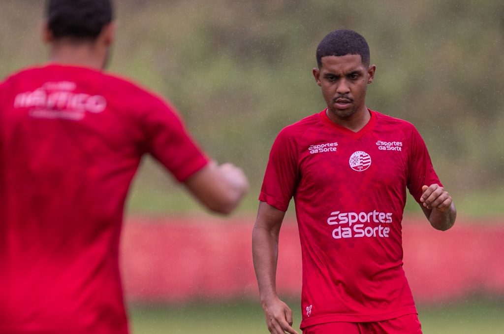 Náutico x Fortaleza: duelo quente nos Aflitos pode mexer na Série B. Imagem: Rafael Vieira CNC