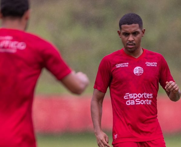 Náutico x Fortaleza: duelo quente nos Aflitos pode mexer na Série B. Imagem: Rafael Vieira CNC