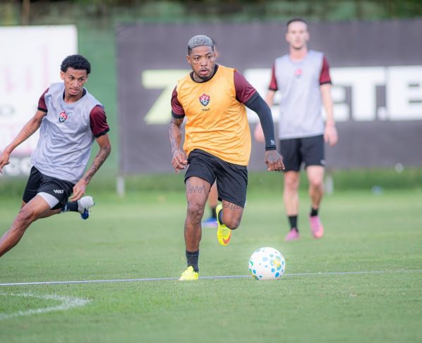 Vitória x Vasco: onde assistir ao vivo e tudo sobre o duelo pelo Brasileirão. Imagem: Victor Ferreira/EC Vitória