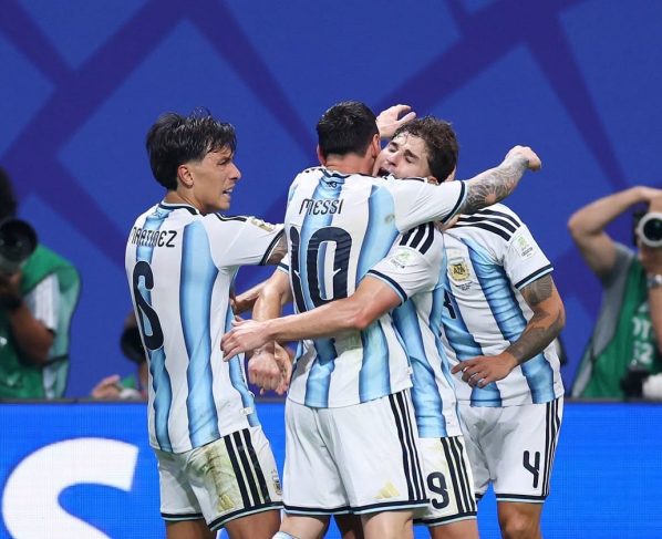 Argentina x Suíça: onde assistir ao vivo, horário, escalações e tudo sobre as quartas da Copa do Mundo. Imagem: Seleção argentina