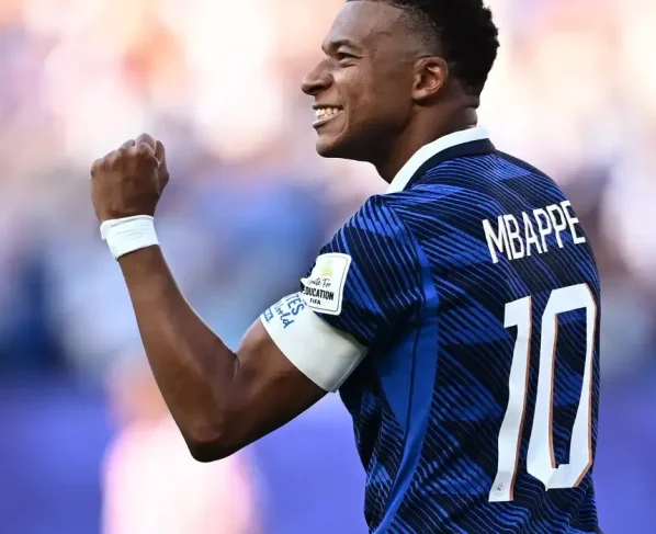 França vence o Paraguai com gol de Mbappé e avança às quartas da Copa