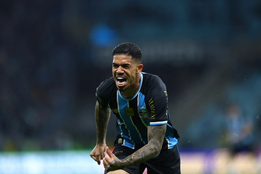 Grêmio entra na zona de rebaixamento após rodada do Brasileirão e vê pressão aumentar antes de duelo decisivo