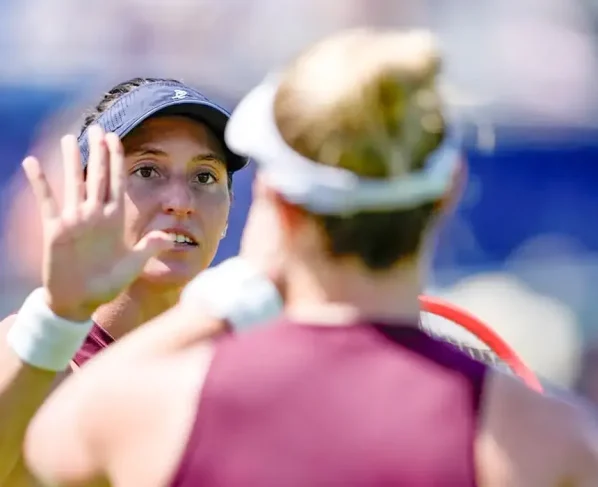 Luisa avança às oitavas de final nas duplas de Wimbledon