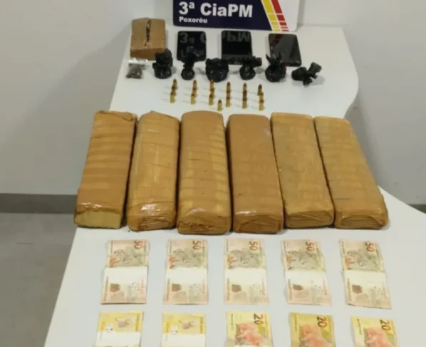 Pasta base e outras drogas apreendidas pela polícia militar de Poxoréu