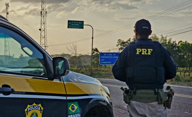Policial da PRF