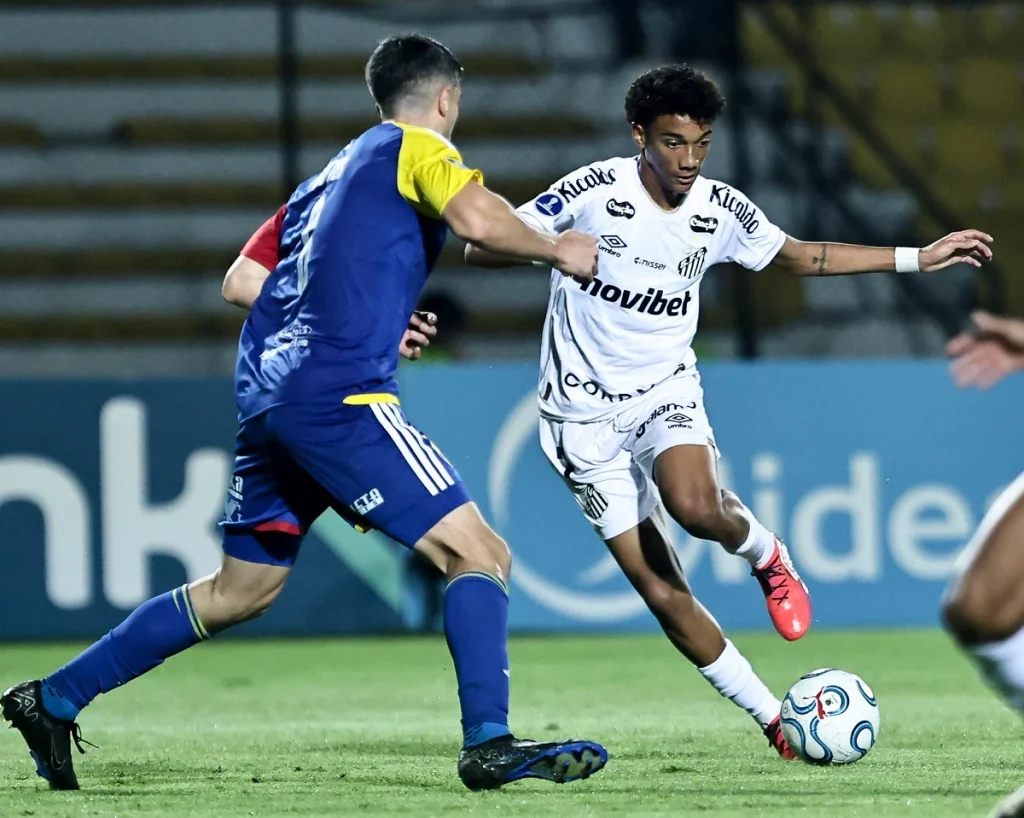 Santos x Universidad Central: onde assistir ao vivo e tudo sobre a decisão na Sul-Americana. Imagem: Reinaldo Campos Santos FC