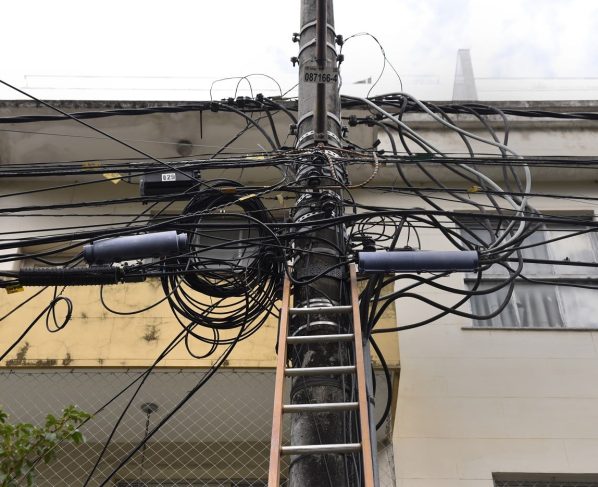 Furto de energia em Mato Grosso - um "gato" de energia a cada 15 minutos; Várzea Grande lidera ranking de fraudes