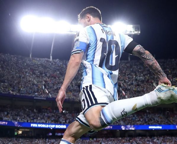 Argentina x Inglaterra: onde assistir à semifinal da Copa do Mundo 2026 e horário do jogaço. Imagem: AFA