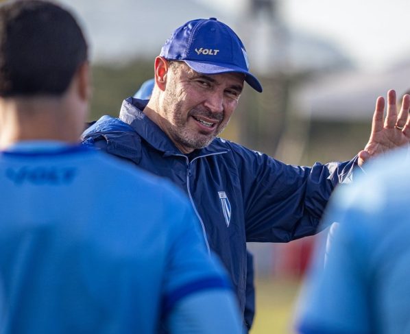 Avaí x Náutico: onde assistir ao vivo e prováveis escalações pela Série B. Imagem: Leandro Boeira Avaí Futebol Clube