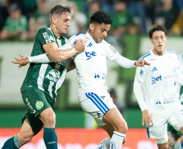 Cruzeiro x Chapecoense: onde assistir, escalações e tudo sobre a decisão da Copa do Brasil 2026. Imagem: Júlia Galvão/Cruzeiro