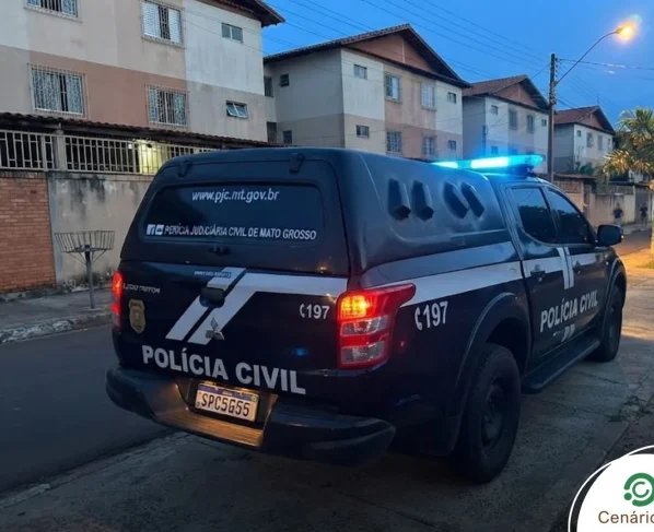 Caminhonete da polícia civil estacionada em canteiro
