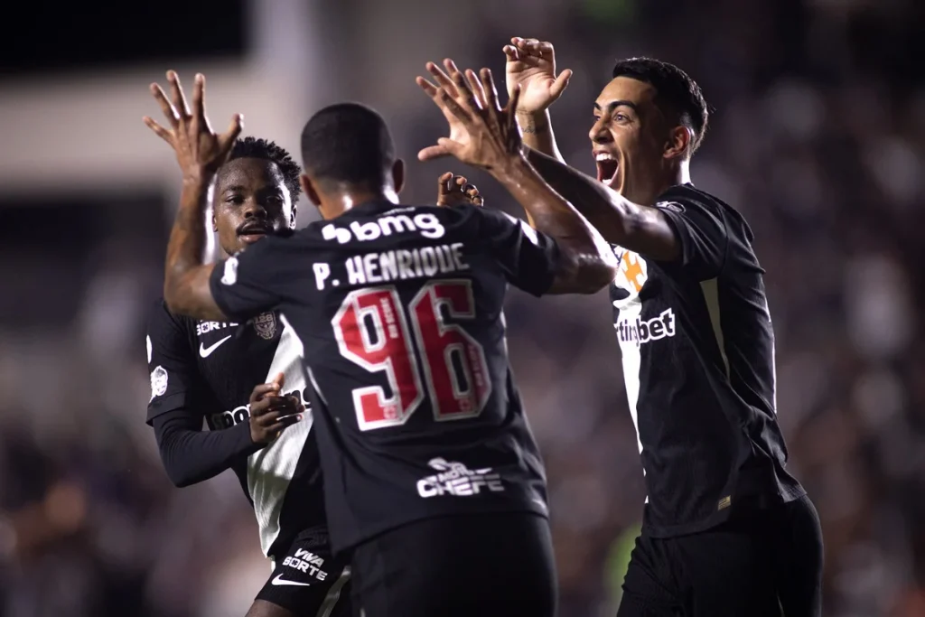 Vasco x Cruzeiro: onde assistir ao vivo, horário e escalações do duelo decisivo. Imagem: Matheus Lima/Vasco