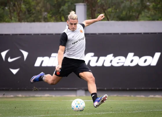 Vasco x Vitória ao vivo: onde assistir e escalações da Copa do Brasil. Imagem: Matheus Lima VascoDaGama