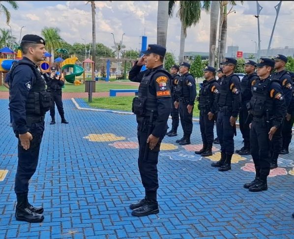 Ação integra teoria e prática no curso de formação, promovendo a aproximação com os cidadãos e intensificando o policiamento na região central e pontos estratégicos do município.