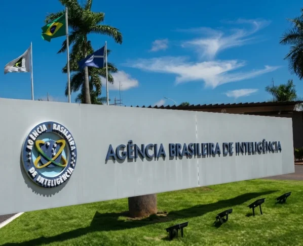 Placa na fachada da ABIN