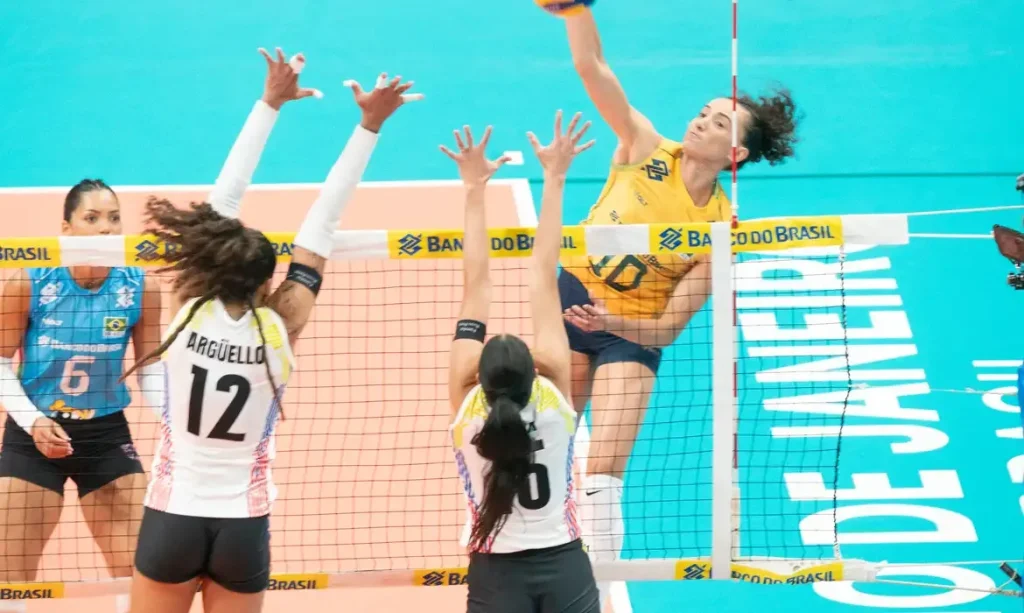 Brasil vence Venezuela na estreia do Sul-Americano