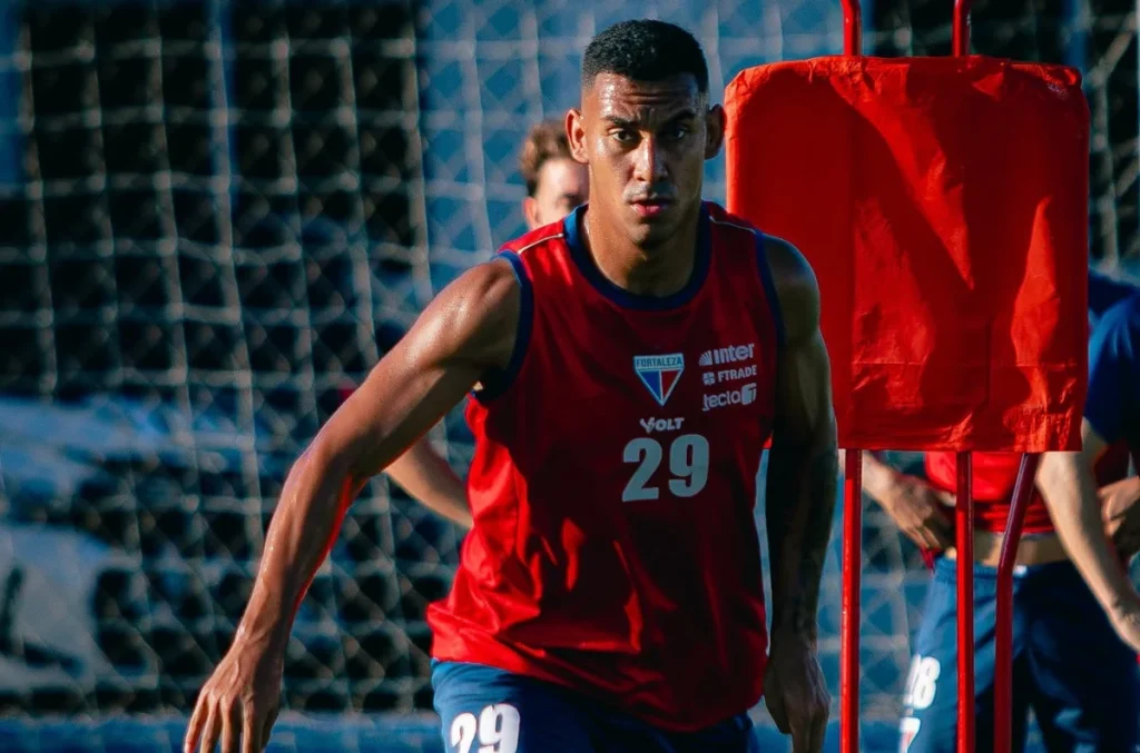 Fortaleza x Ceará: onde assistir ao Clássico-Rei e escalações. Imagem: Wellerson Gomes Leonardo Moreira FEC