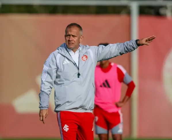 Internacional anuncia Eduardo Baptista para reagir no Brasileirão