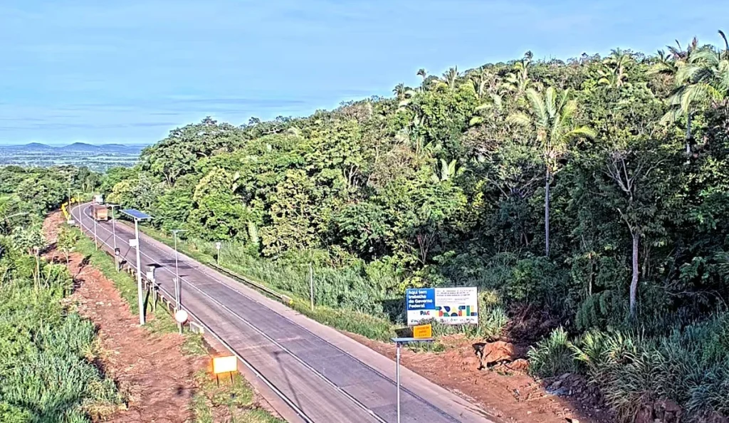 Intervenção para pintura de faixas ocorrerá das 7h às 12h30, no sentido Rondonópolis–Cuiabá; motoristas devem se preparar para possíveis retenções