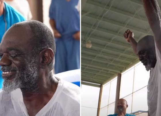 Homem é batizado após 4 anos de espera em prisão nos EUA