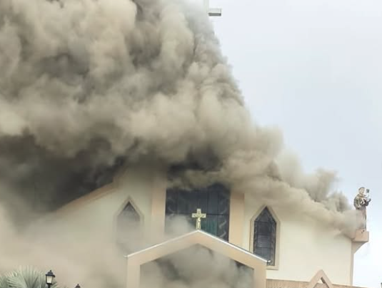 Incêndio destrói a Igreja Matriz de Treze de Maio (SC)