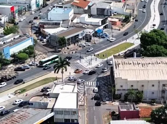 Laçada de quadra muda retorno na Avenida do CPA, em Cuiabá