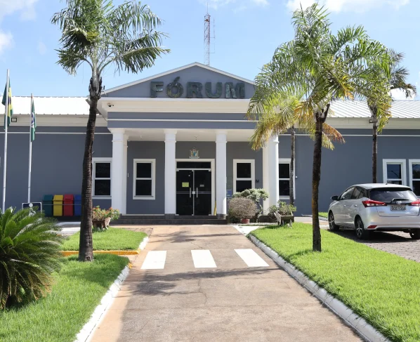 Tribunal entendeu que a suposta traição e a humilhação foram usadas para justificar a violência e reduzir a pena; acusado será submetido a novo Tribunal do Júri