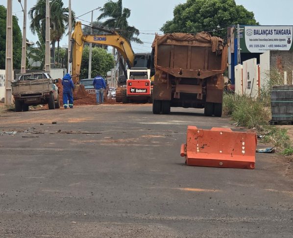 ÁGUA DA CHUVA - Serviço para diminuir alagamento da região do Bosque Municipal segue acelerado antes das chuvas