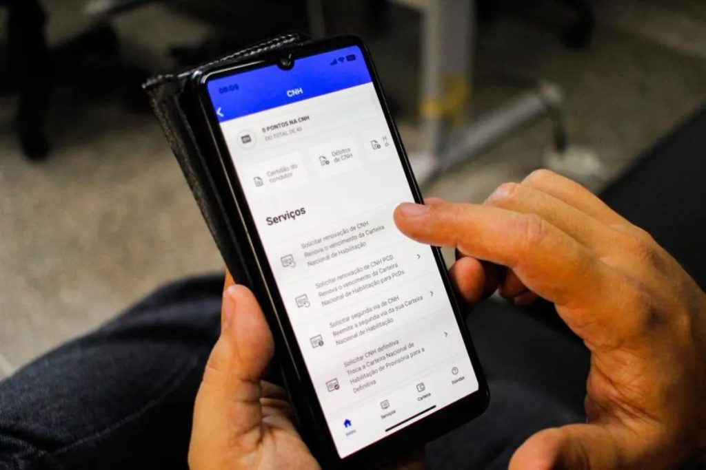 Aplicativo do Detran-MT oferece mais de 20 serviços pelo celular; veja quais