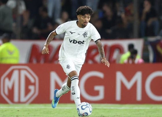 Botafogo supera Chape com gol de Tiquinho e volta a vencer no Brasileirão