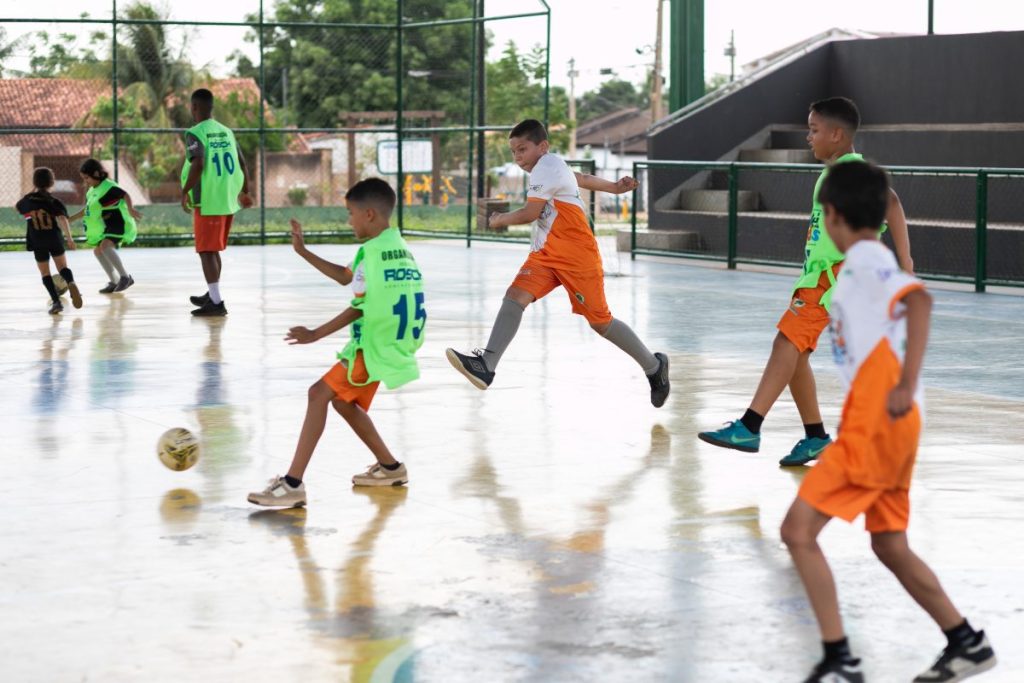 Complexo Jardim Passaredo une futebol, cidadania e apoio escolar no Coxipó