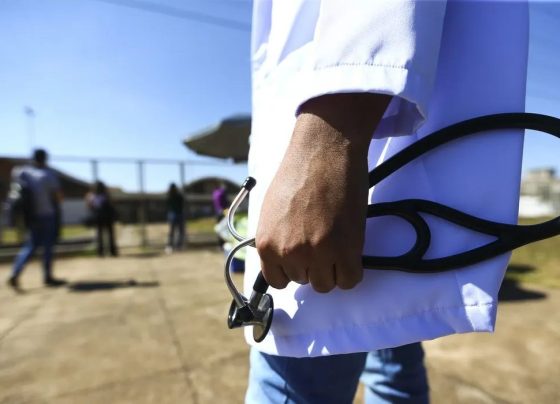 Congresso aprova exame obrigatório para médicos