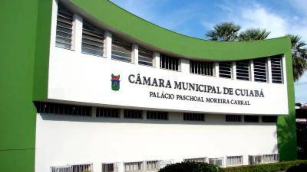 CPI é aberta para investigar suspeita de rombo de R$ 80 milhões em livros didáticos em Cuiabá