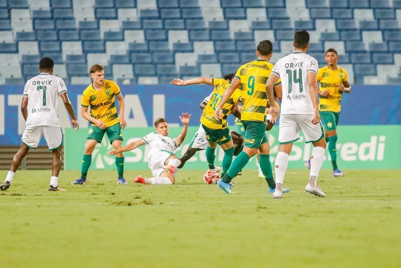 Cuiabá empata com Vila Nova e segue em 10º Brasileiro da Série B