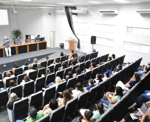 Educação capacita diretores escolares para aprimorar prestação de contas em Cuiabá
