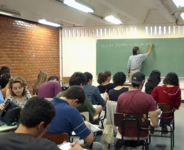 Enade 2027 abre seleção para professores elaboradores de questões