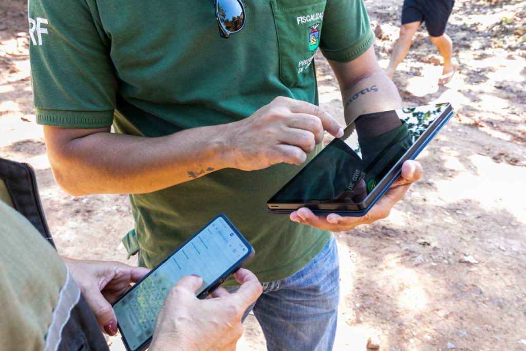 Fiscais de Cuiabá recebem tablets para modernizar e agilizar ações em campo