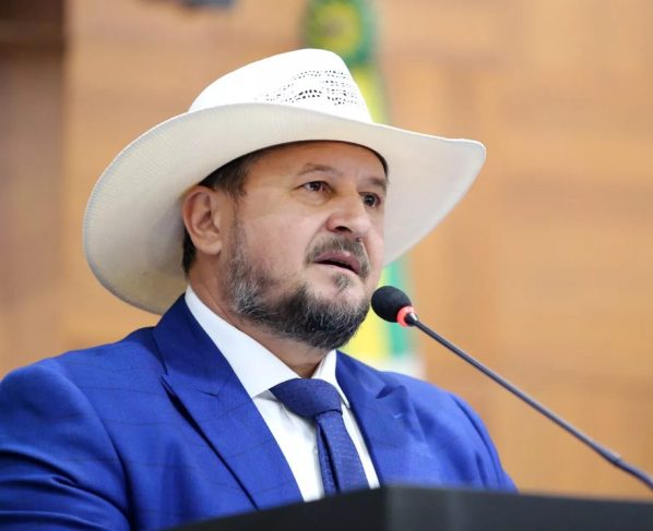 'Minha filha não foi assassinada por ser mulher', diz deputado e pai de produtora morta pelo ex; veja vídeo
