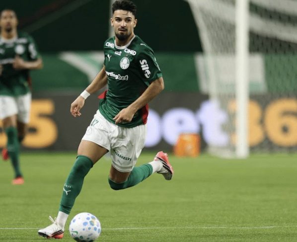 Palmeiras vence o Bahia e fica a um ponto do Flamengo