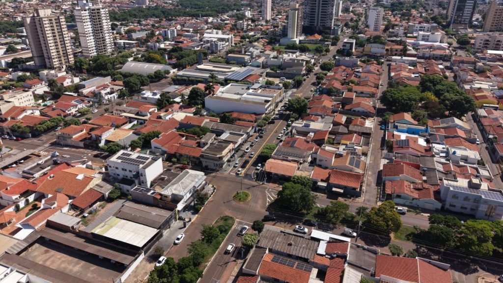 Prefeitura altera sentido de vias na Vila Aurora para melhorar trânsito de Rondonópolis