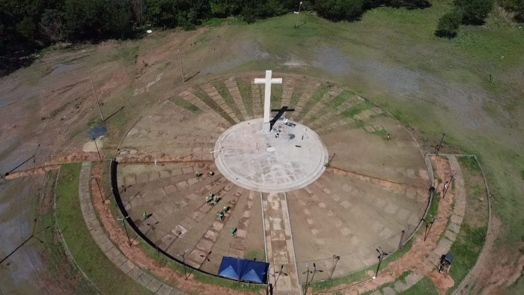 Prefeitura prepara espaço da Cruz do Papa para celebração dos 35 anos da visita de João Paulo II