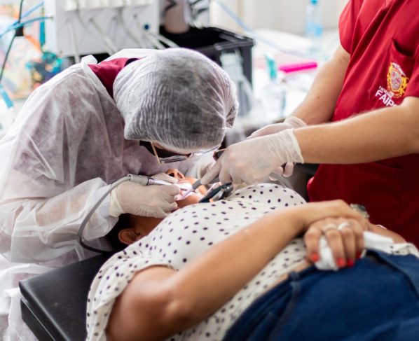 Prefeitura promove atendimento odontológico e orientações de saúde bucal para idosos em Cuiabá