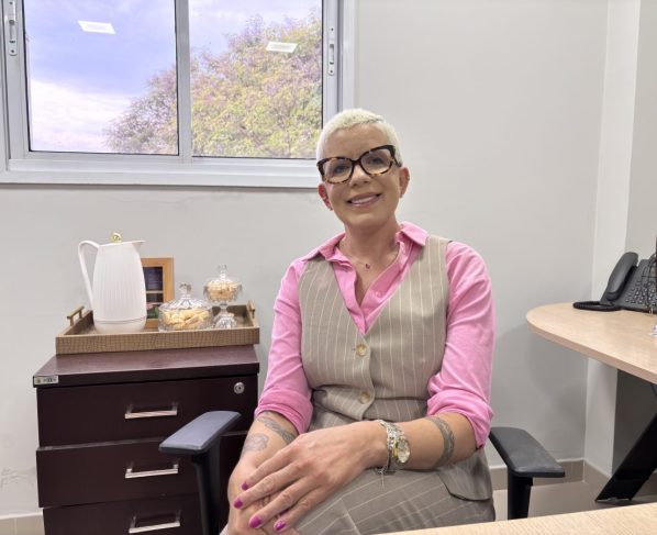 Procuradora de Cuiabá compartilha experiência com câncer de mama e reforça importância da prevenção