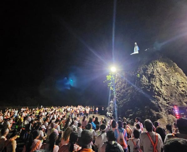 Promessas e fé: peregrinos celebram bênçãos de Nossa Aparecida com caminhada de 25 km em MT