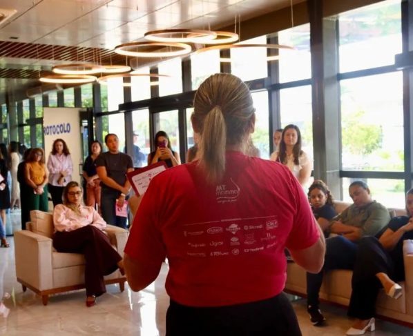 Sesp-MT abre programação do Outubro Rosa com palestra sobre prevenção e autocuidado para servidoras em Cuiabá