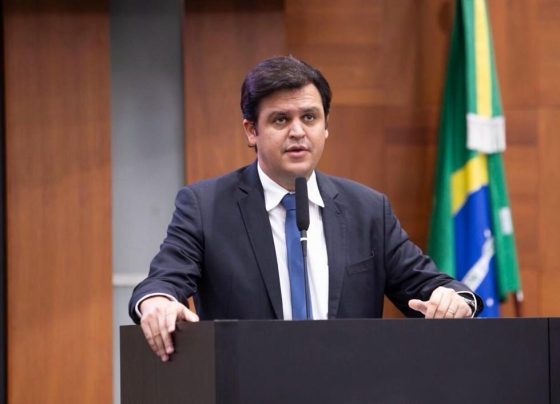 Thiago Silva apresenta requerimento e cobra providências para garantir a entrega da escola do Mathias Neves